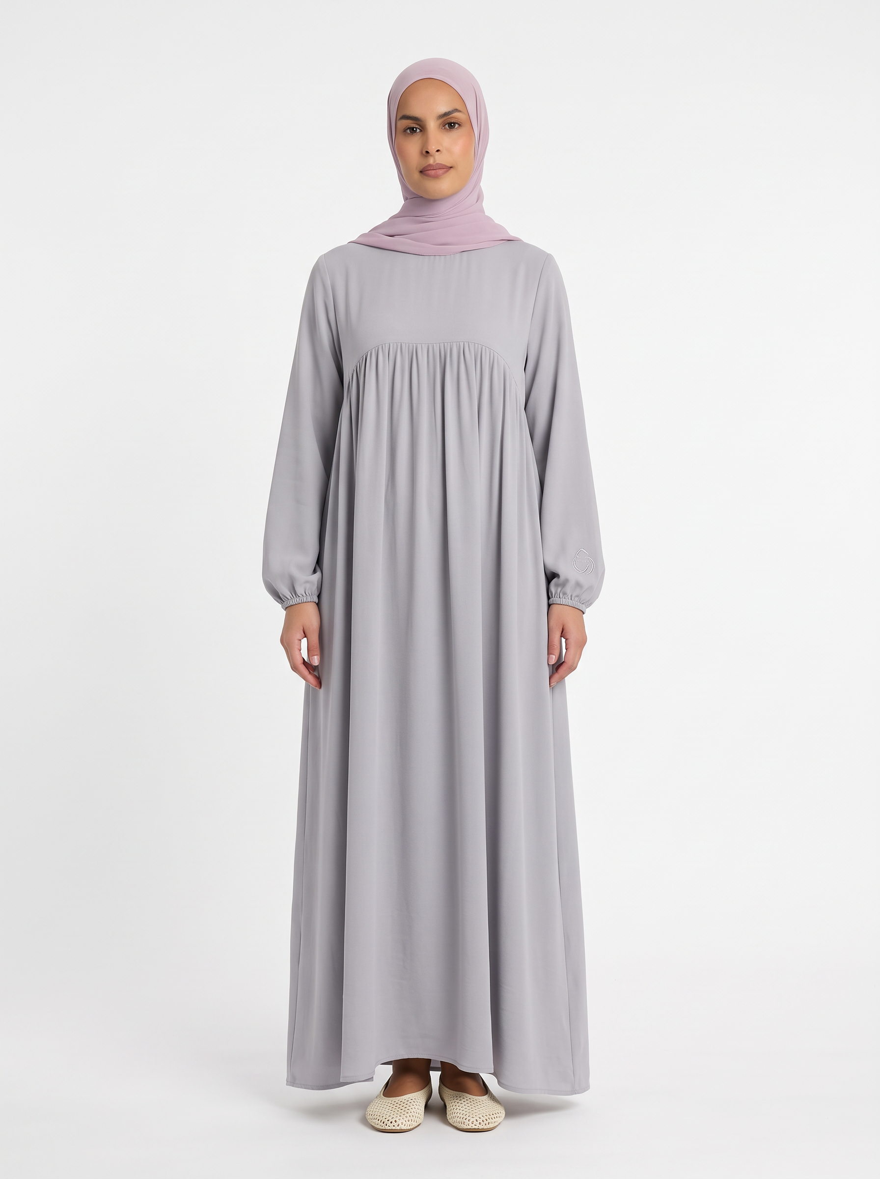 Abaya with small collar