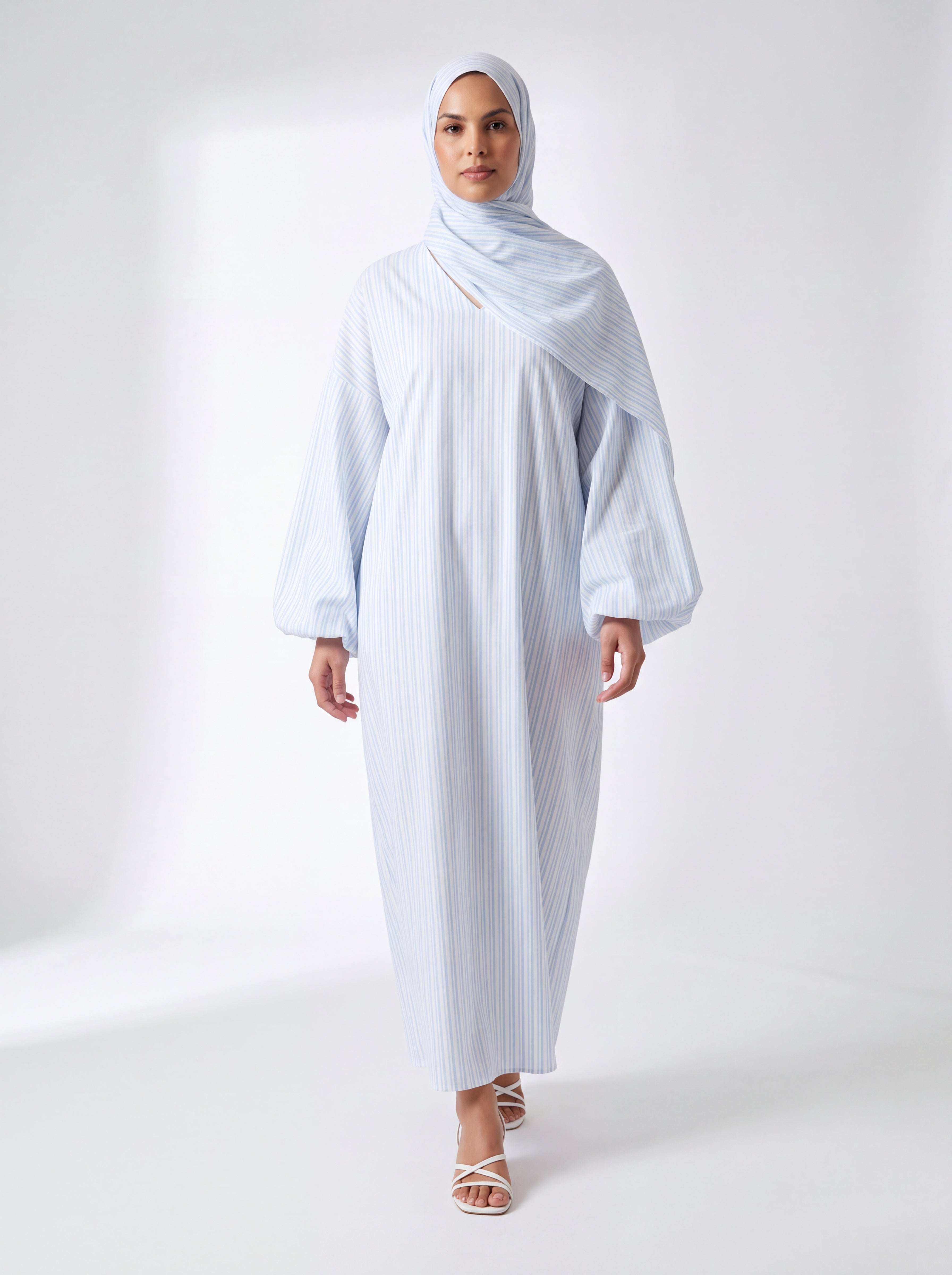Stripped abaya